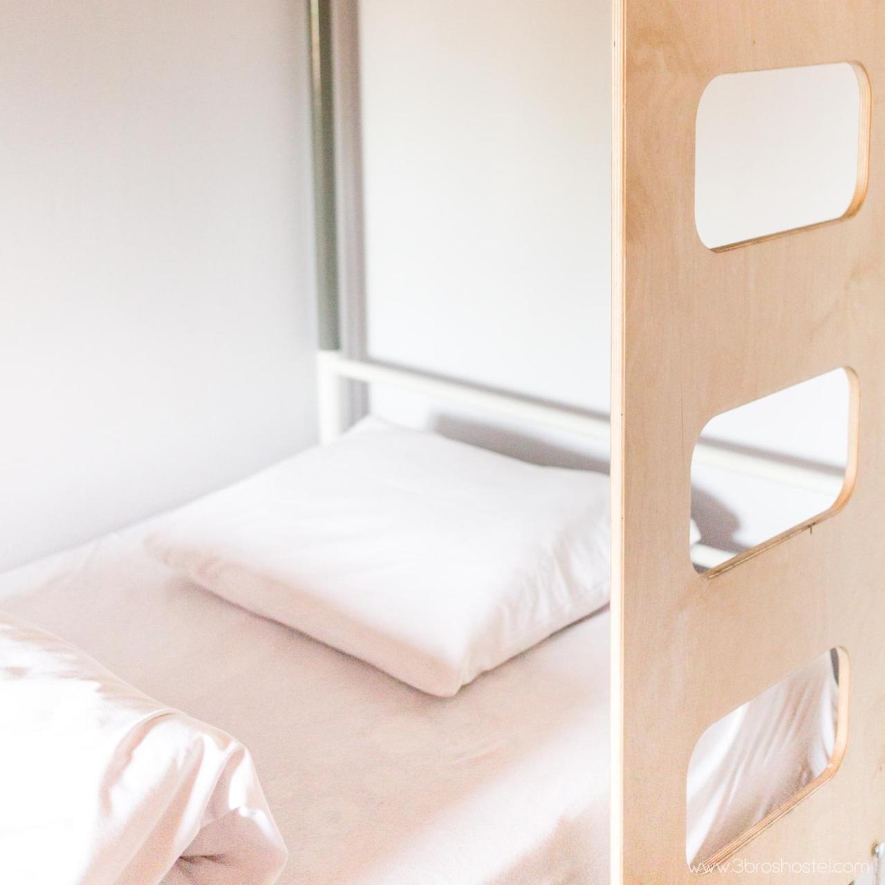 3 Bros' Hostel Cieszyn Cieszyn  Kültér fotó